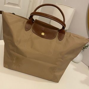 Longchamp medium tote